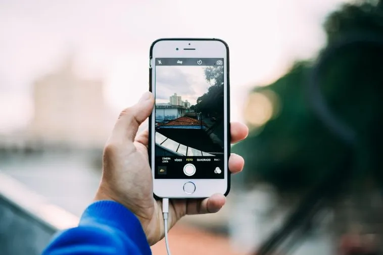 camera-gca352fdb9_1280 – mobile marketing reads