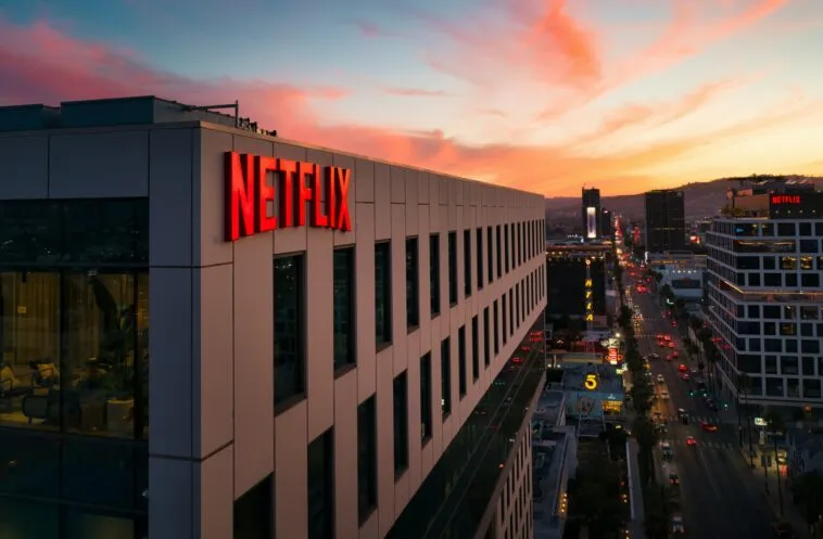 netflix-sign-on-a-building – mobile marketing reads
