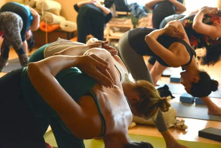 yoga-gf17281e83_1280 – mobile marketing reads