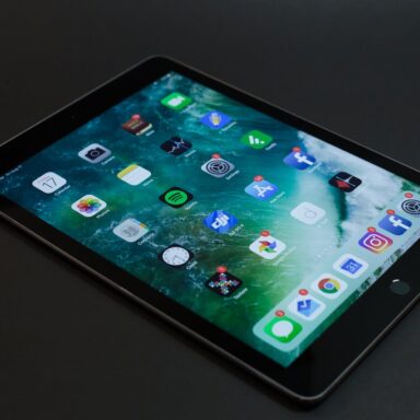 The 8 Best Teleprompter Apps for iPad | Mobile Marketing Reads